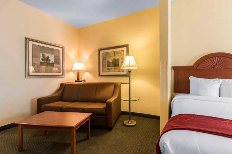 Comfort Suites Mount Vernon Exterior photo